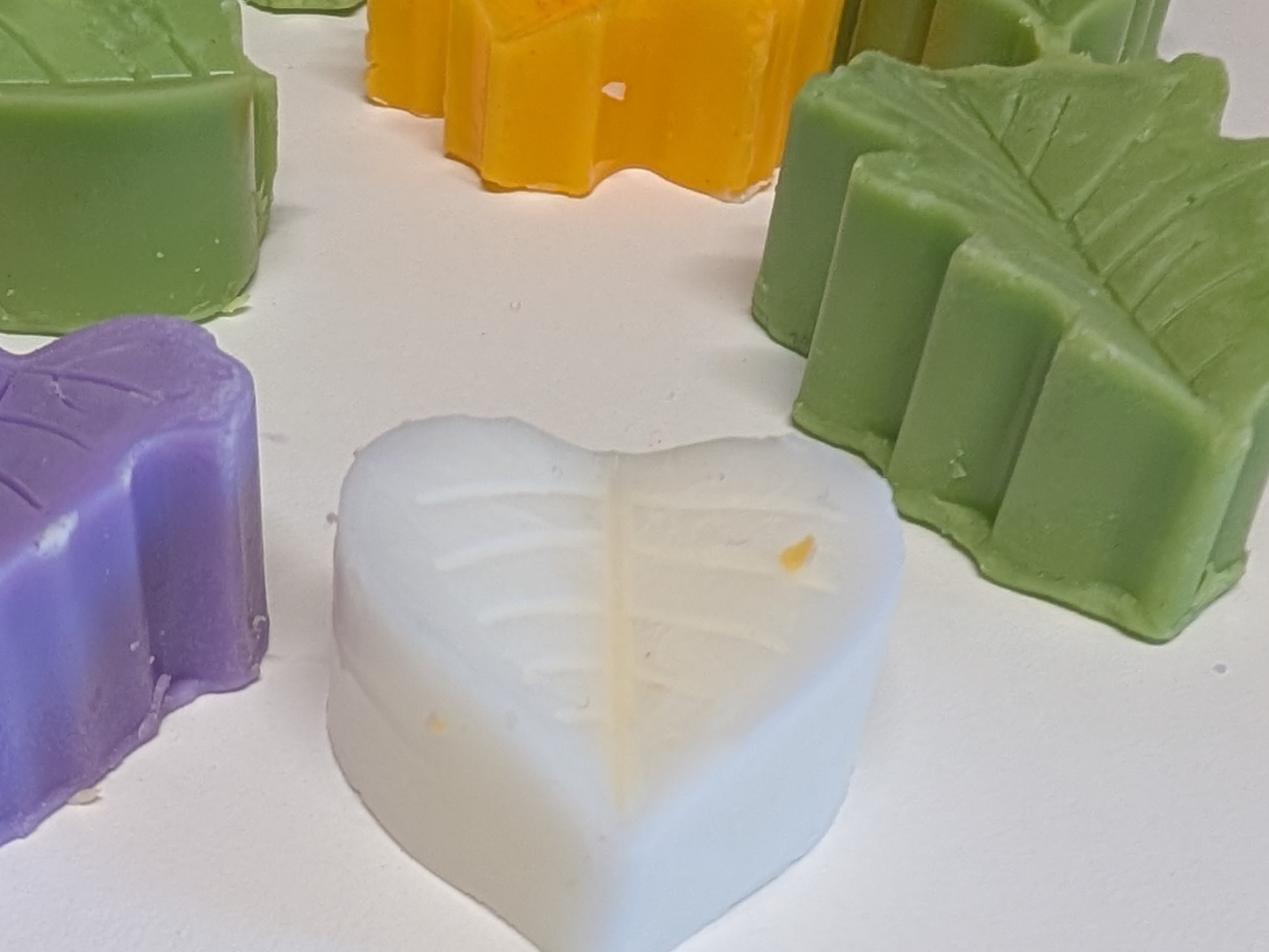 Autumn Leaves Wax Melts – Set of Seasonal Leaf-Shaped Melts – Limited Edition Fall Scents – Handcrafted Wax Tarts for Warmers