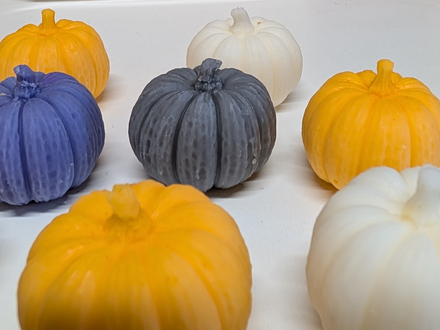 Set of 4 Pumpkin Wax Melts – Fall Limited Edition – Handcrafted Autumn Scented Wax Tarts