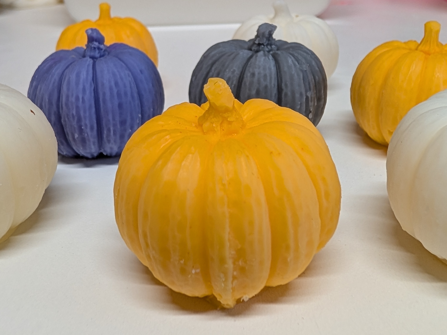 Set of 4 Pumpkin Wax Melts – Fall Limited Edition – Handcrafted Autumn Scented Wax Tarts