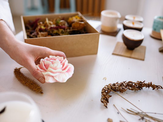 Wax flowers fresheners - Best-Selling scents for your closets and drawers - Signature Collection