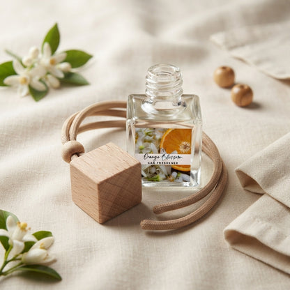 Hanging car freshener for the rear-view mirror, in elegant blossom scents